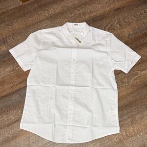 New with tags Short Sleeve White Men's Button-Up Shirt